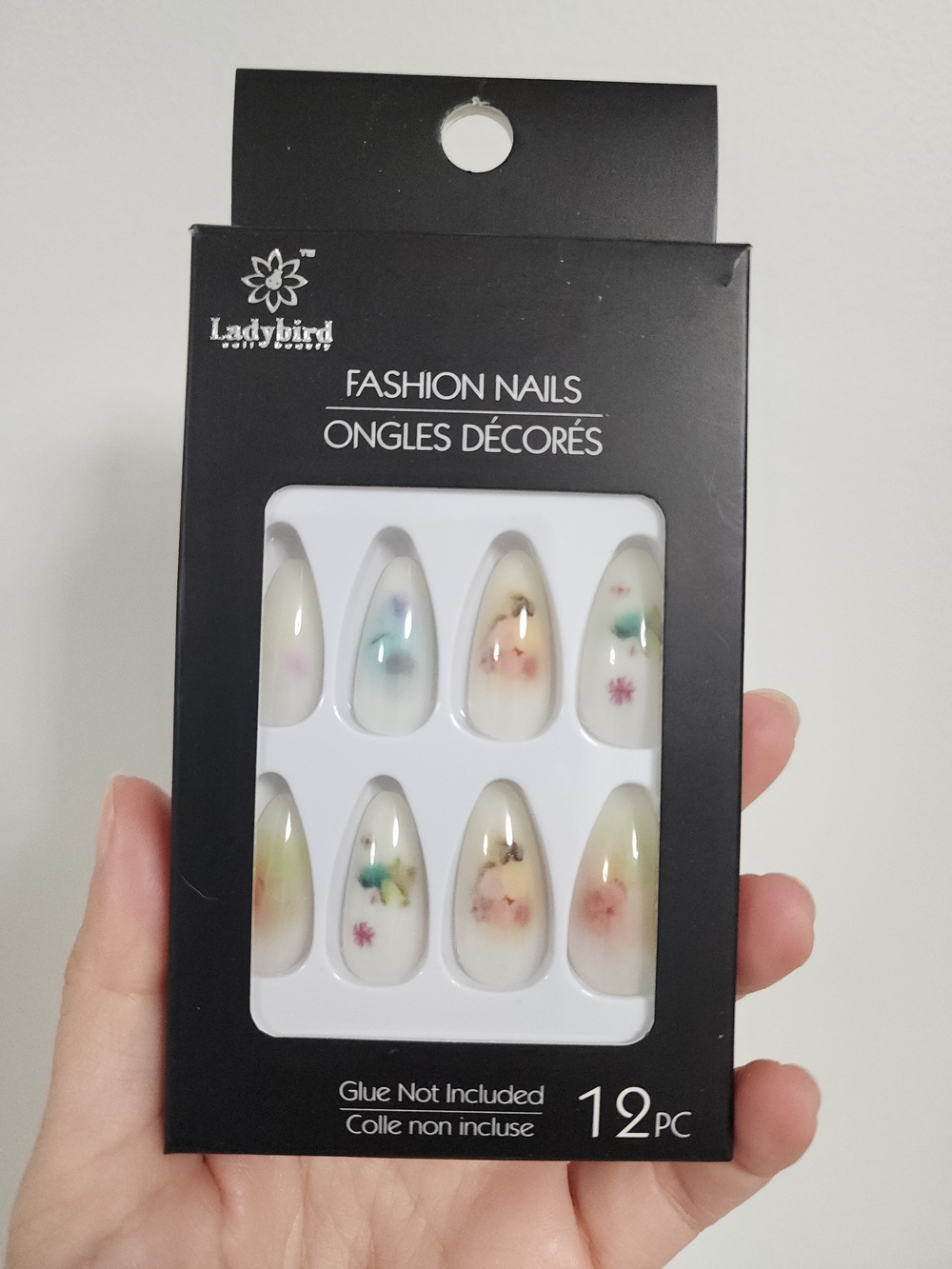 Ladybird Fashion Press-On Nails in Cream with Floral Accents